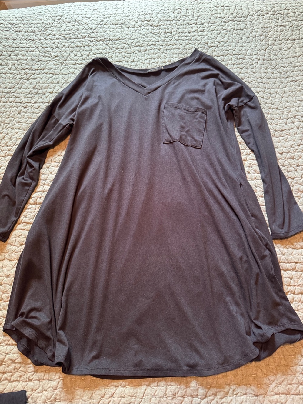 Classic V-Neck Long Sleeve Pocket Tunic Top - Black with pockets